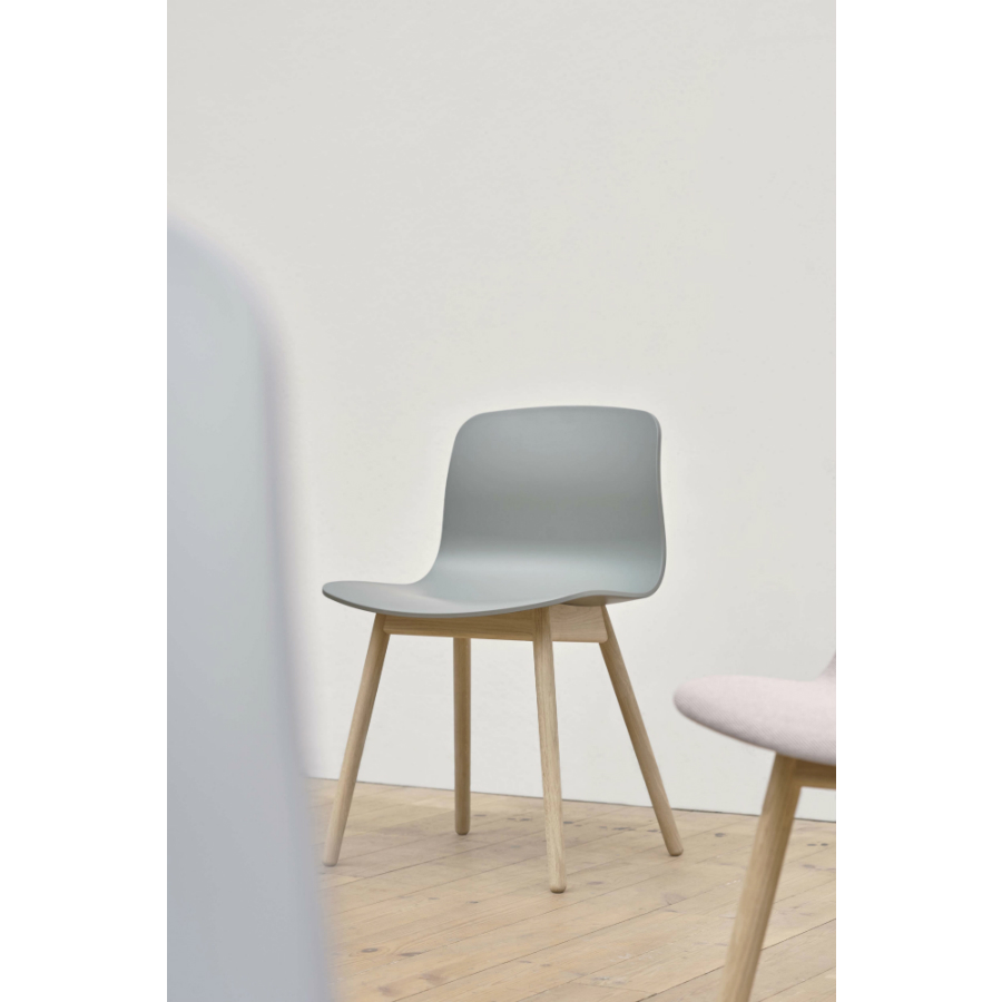 Стул AAC12, красный с матовыми ножками Hay 932623 - Вид №1