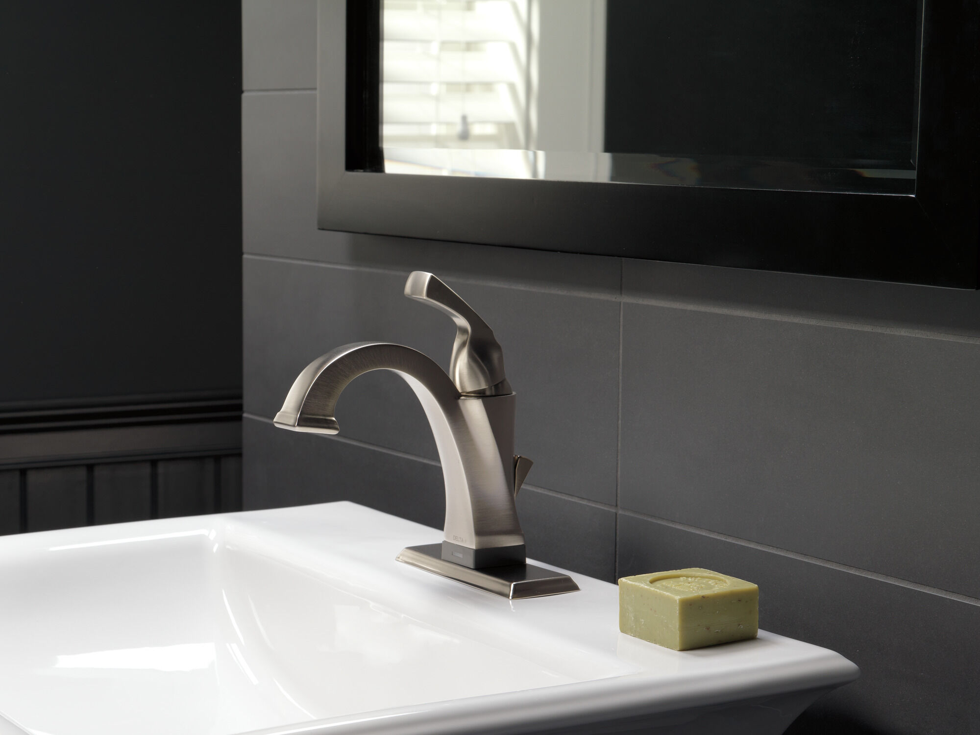 551T-SS-DST Смеситель для ванной с одной ручкой с технологией Touch2O.xt® Delta Faucet Dryden Нержавеющая сталь  - Вид №3