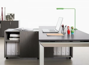 Citterio Алюминиевый стол со встроенной полкой Point