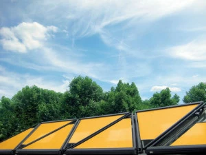 markilux Моторизованный тент с боковыми направляющими