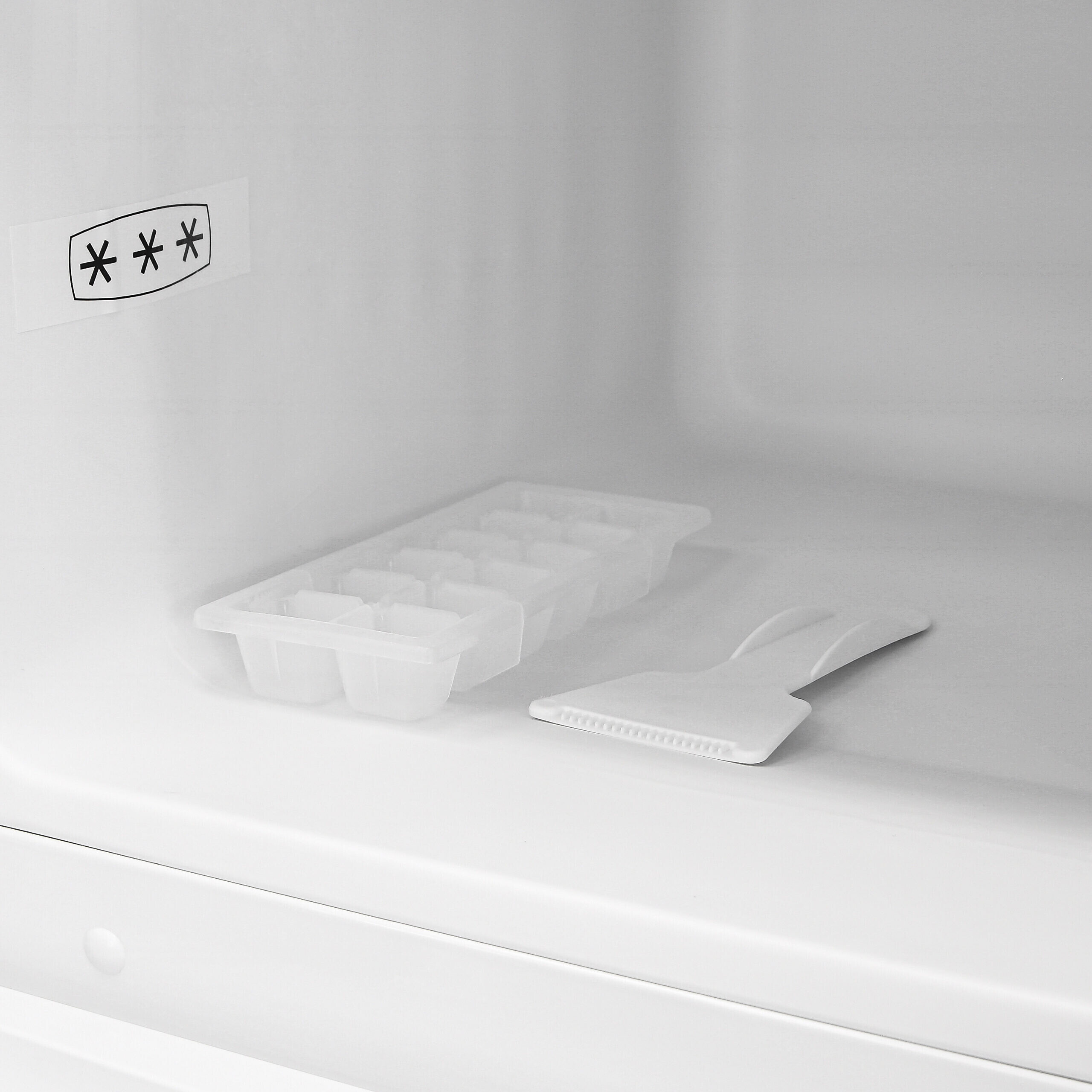 9194084 Холодильник компактный   WILLMARK RFT-123DD белый STDN-0121274 - Вид №4