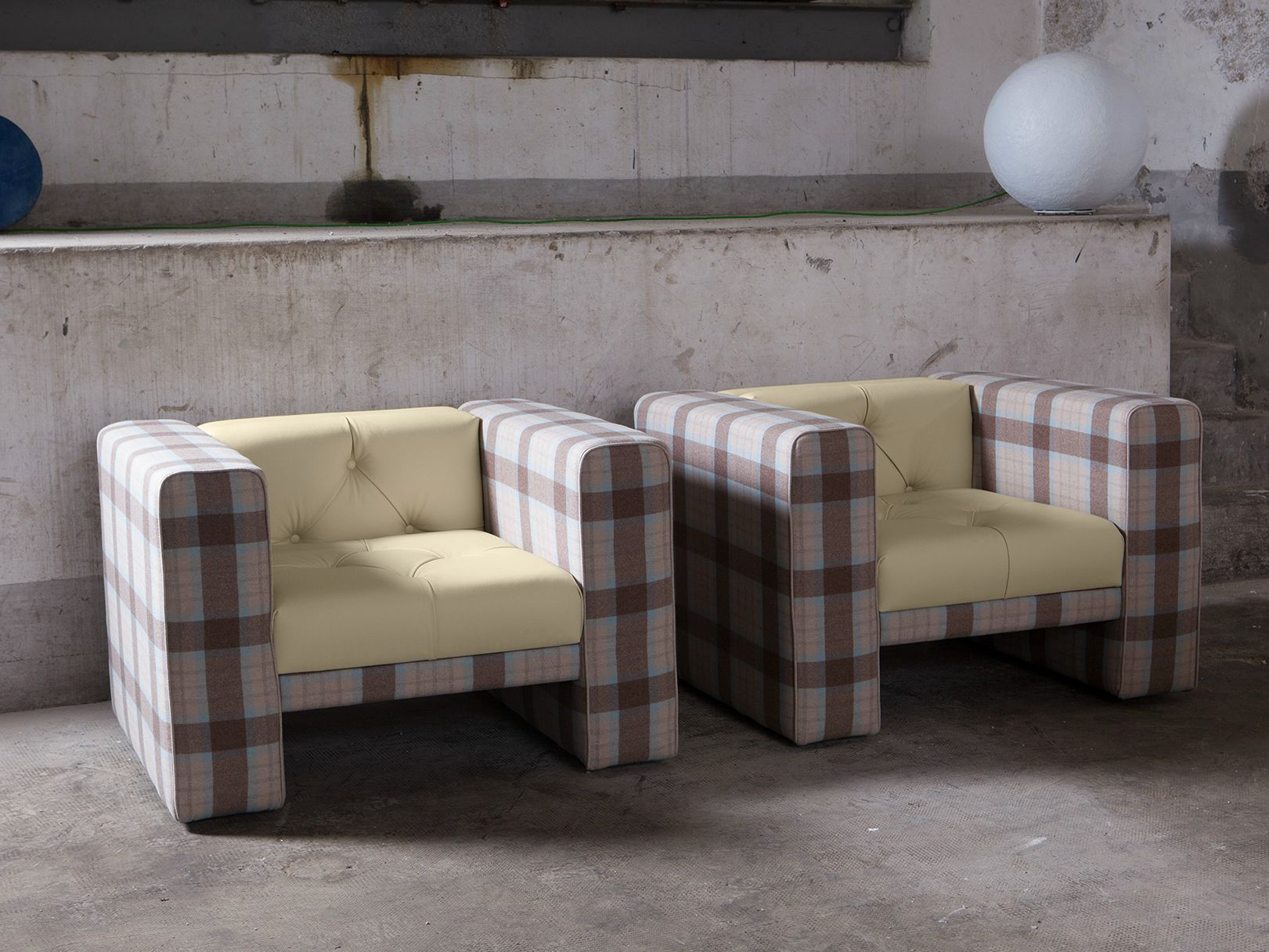 Капитонное кресло с подлокотниками Domingo Salotti ARCH-00110063