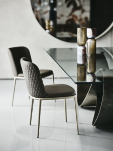 Кожаный мягкий стул