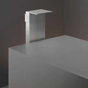 Свободно стоящий прогрессивный смеситель для раковины с водопадом носиком H. 1000 мм  REG08 CEADESIGN