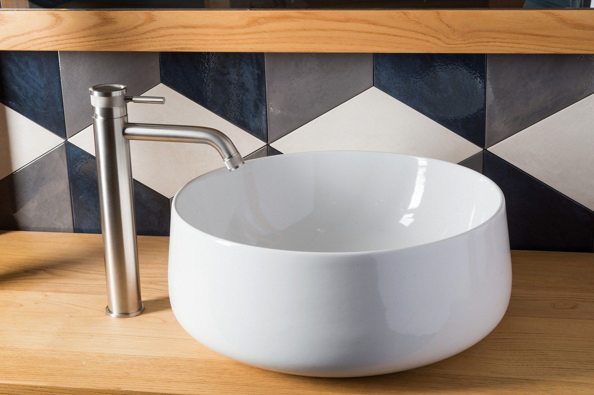 Однорычажный смеситель для раковины из нержавеющей стали с аэратором Tubico Волга ARCH-00022492 - Вид №28