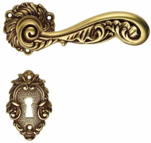 LINEA CALI' Ручка из хромированной латуни на розетке с замком Rococò