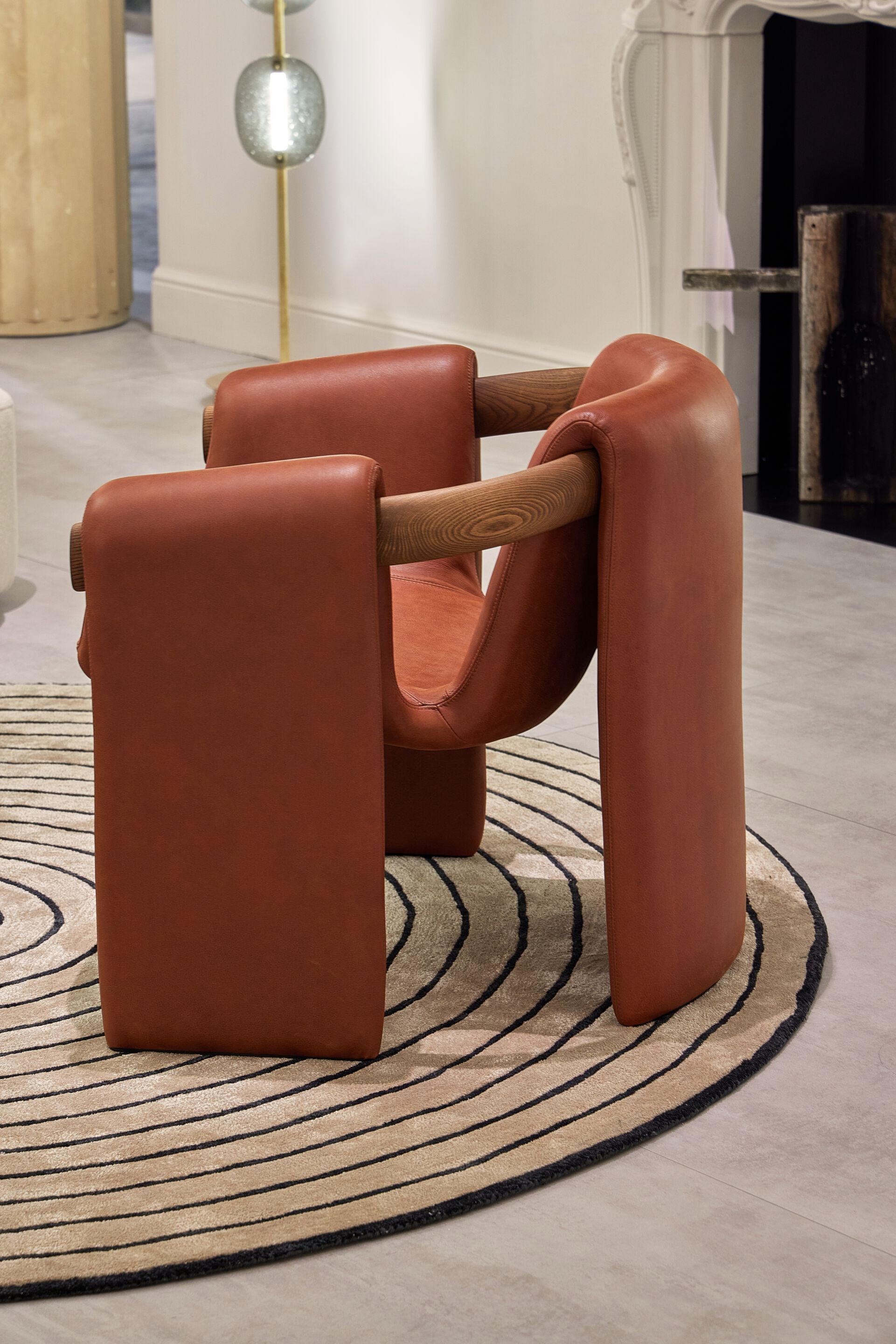 Кожаное кресло Paolo Castelli вечером ARCH-00024774 - Вид №5