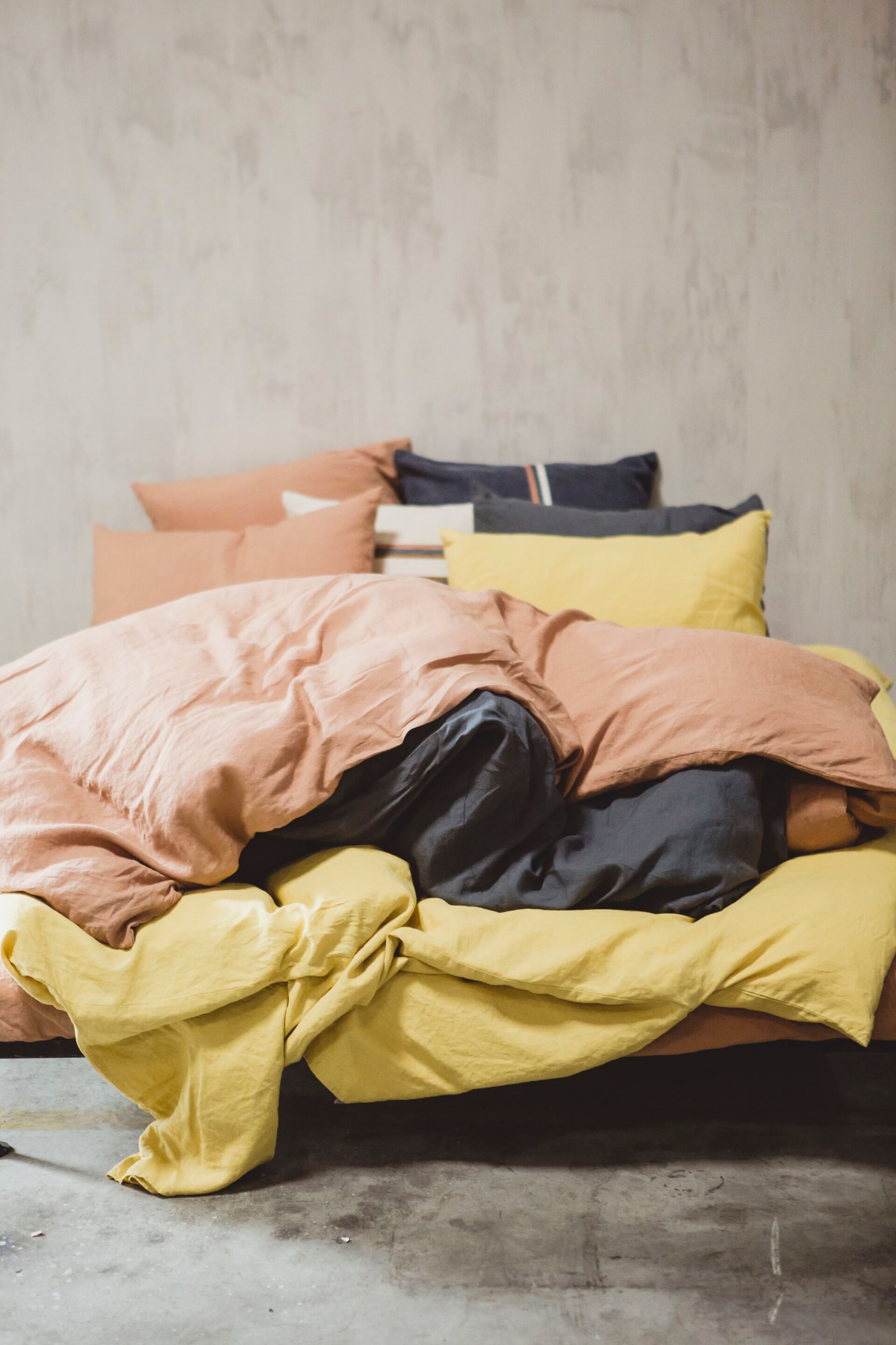 Льняная однотонная квадратная подушка Libeco Home Madison ARCH-00035316 - Вид №9