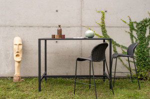 Высокий садовый стул со спинкой