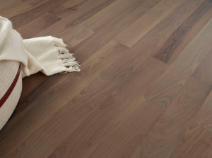 Матовый паркет из грецкого ореха