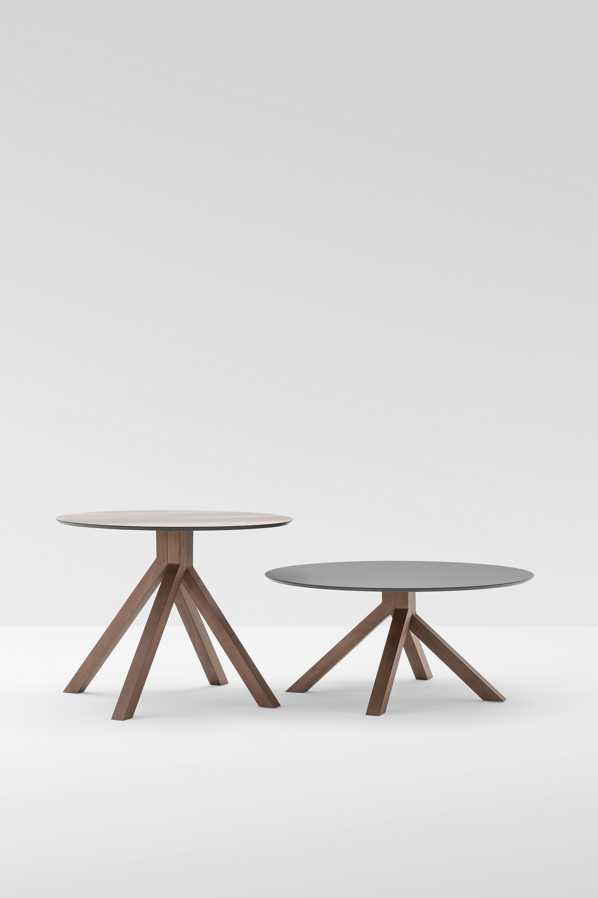 Круглый стол с каркасом из ореха или бука Billiani Grapevine ARCH-00005454