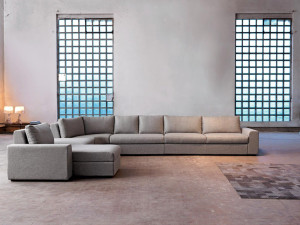 Угловой диван из ткани с полуостровом