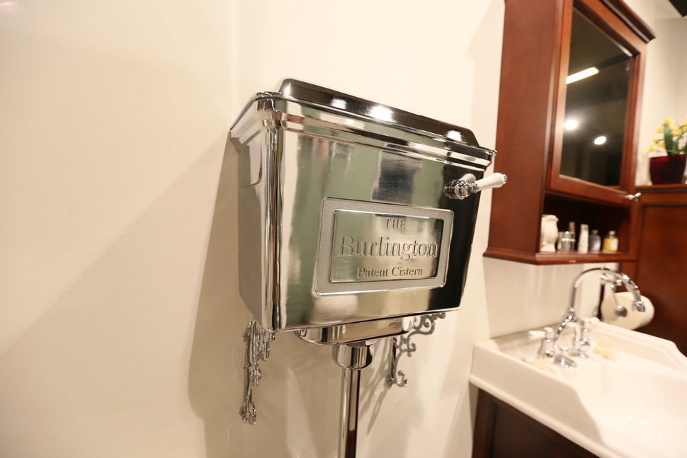 T71 CHR, T33 CHR, P5 Компакт унитаз с бачком Белый Burlington  Англия  - Вид №3