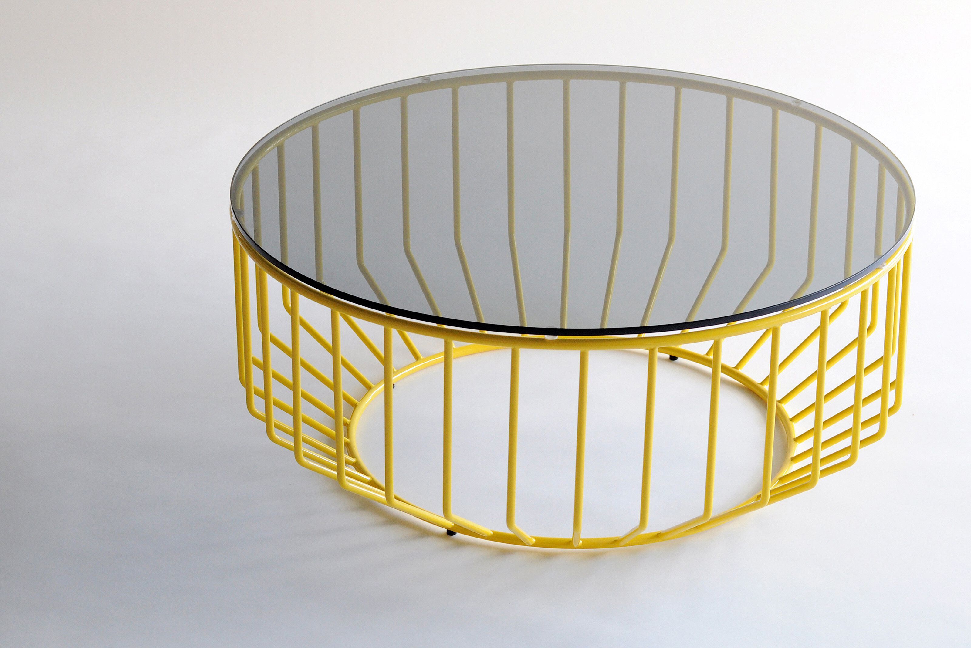 Стеклянный низкий круглый журнальный столик Phase Design Wired ARCH-00057202 - Вид №1