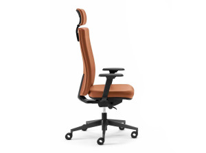 5-спицевое офисное кресло с высокой спинкой