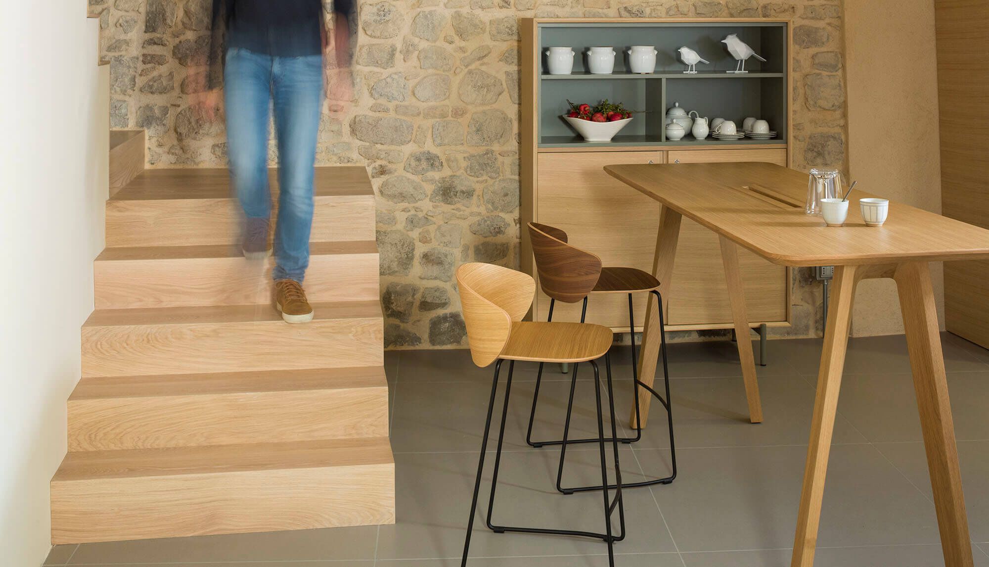 Штабелируемый табурет из стали и дерева True Design Не деревянная ARCH-00011756 - Вид №1