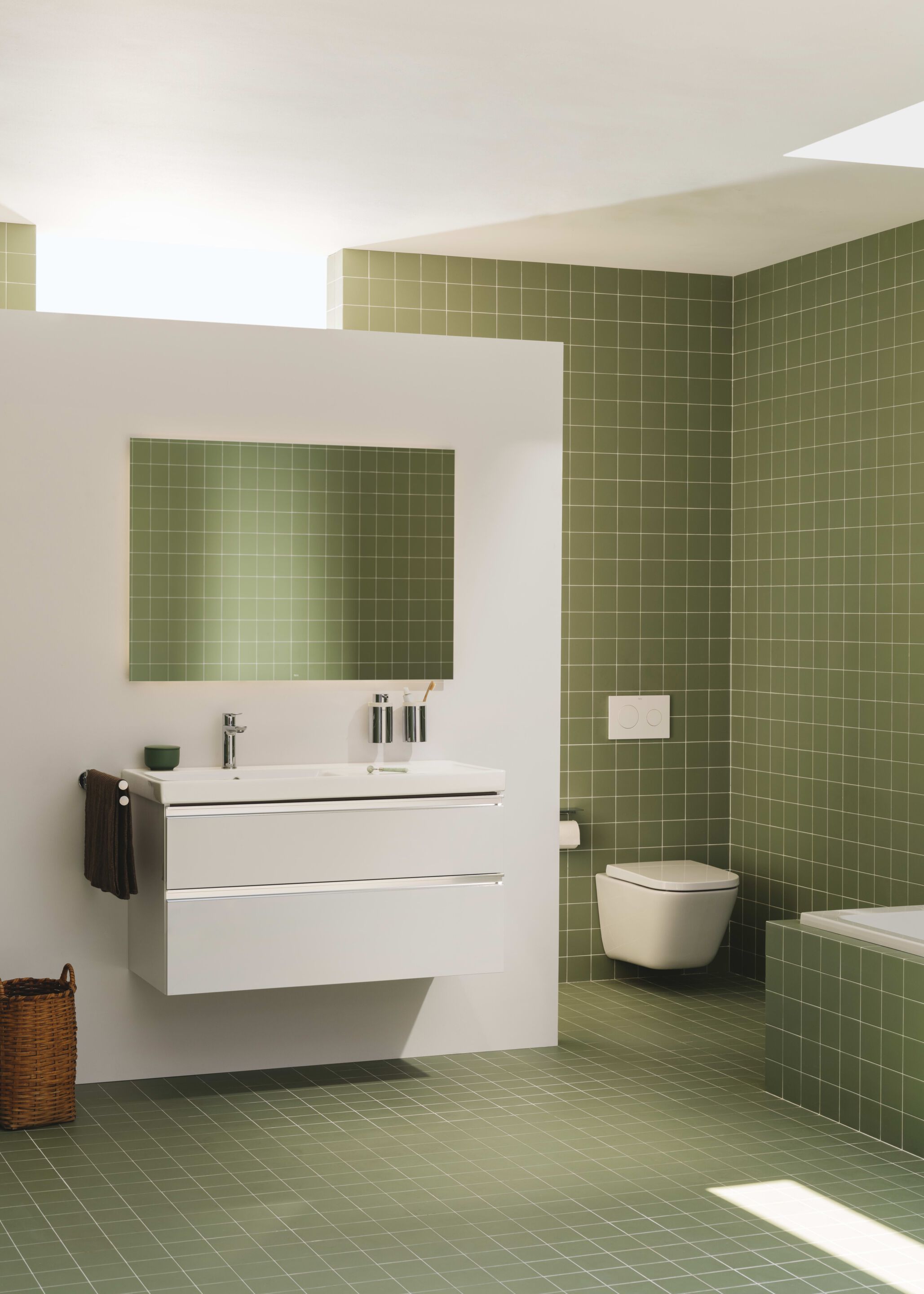 Фарфоровый подвесной туалет без бриды Roca The Gap ARCH-00119091 - Вид №2