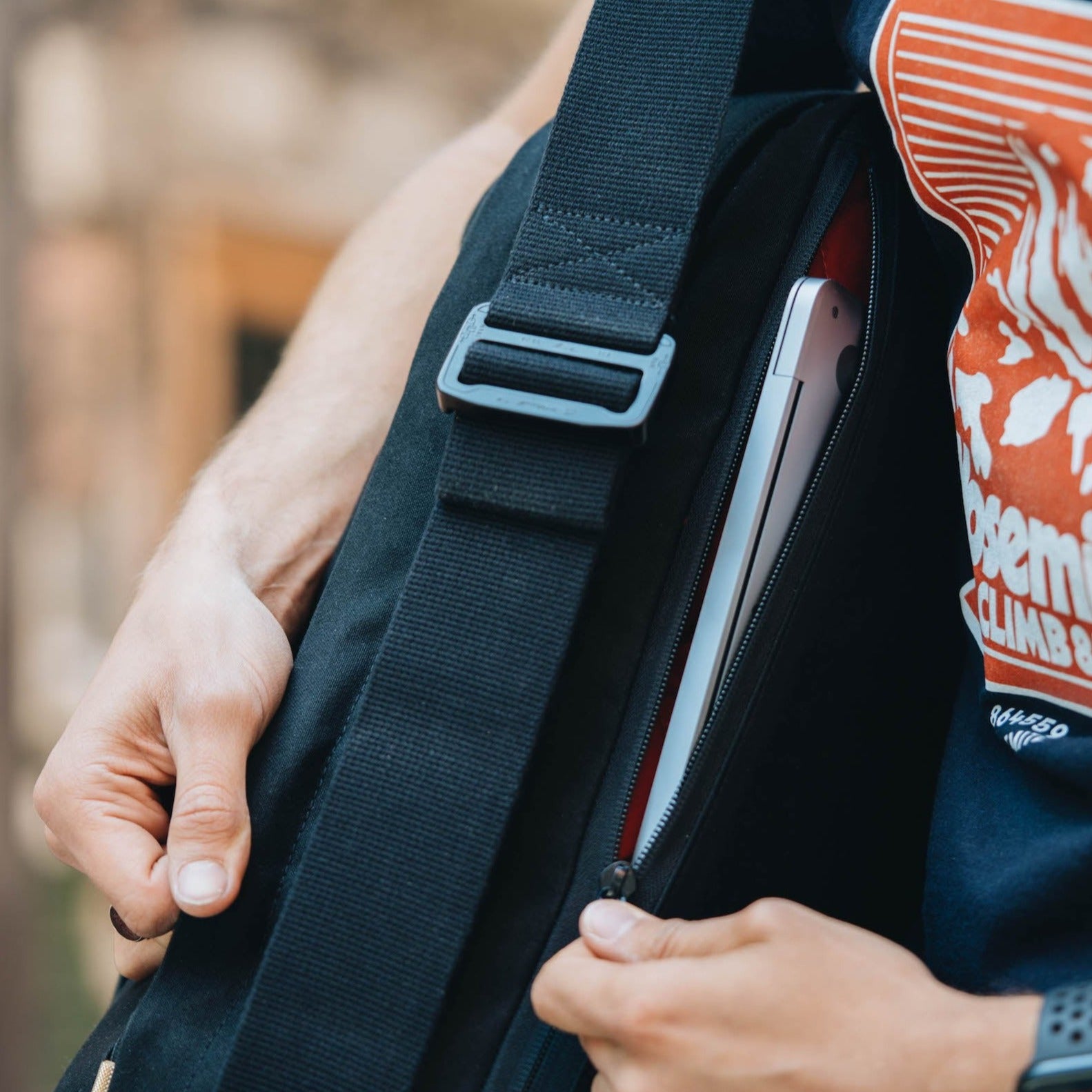 W301BLA-CHA-BRA Everyday Pack 21L - Древесный уголь / Латунь Wingback  - Вид №11