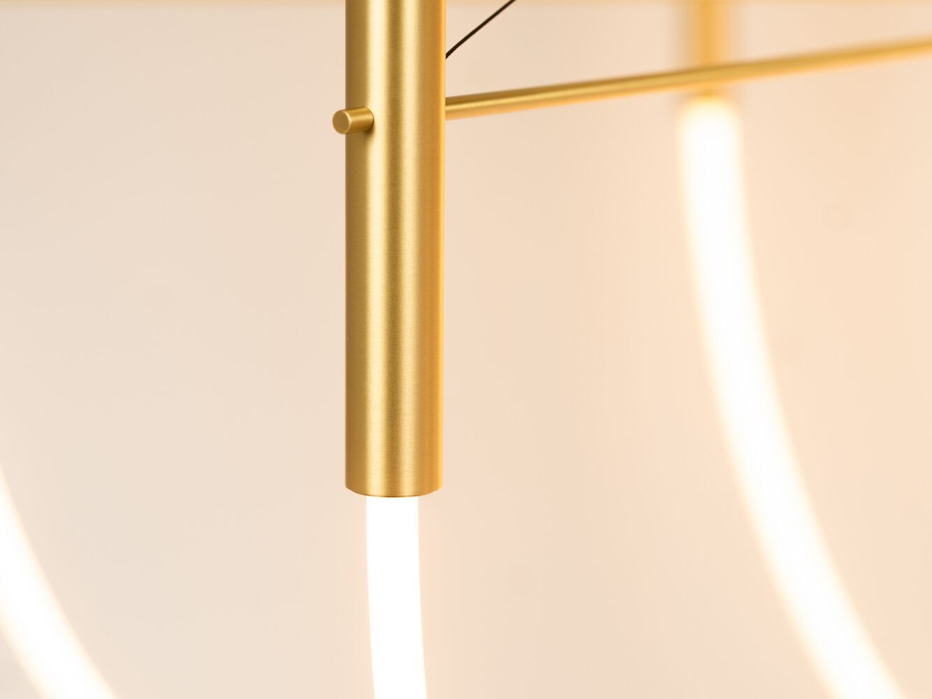 Латунная светодиодная люстра с регулируемой яркостью CVL Luminaires Paradoxe ARCH-00109255 - Вид №2