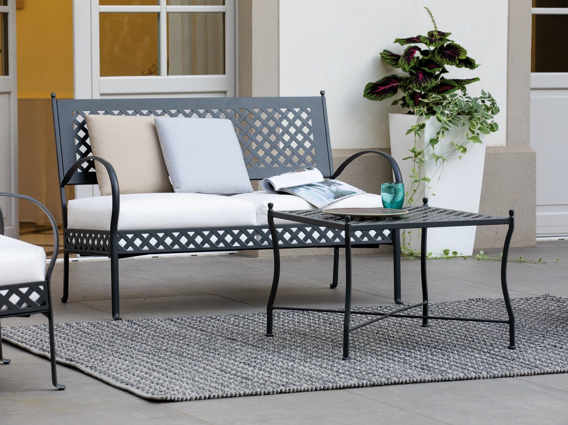 Низкий металлический журнальный столик Vermobil Springtime ARCH-00146455 - Вид №2