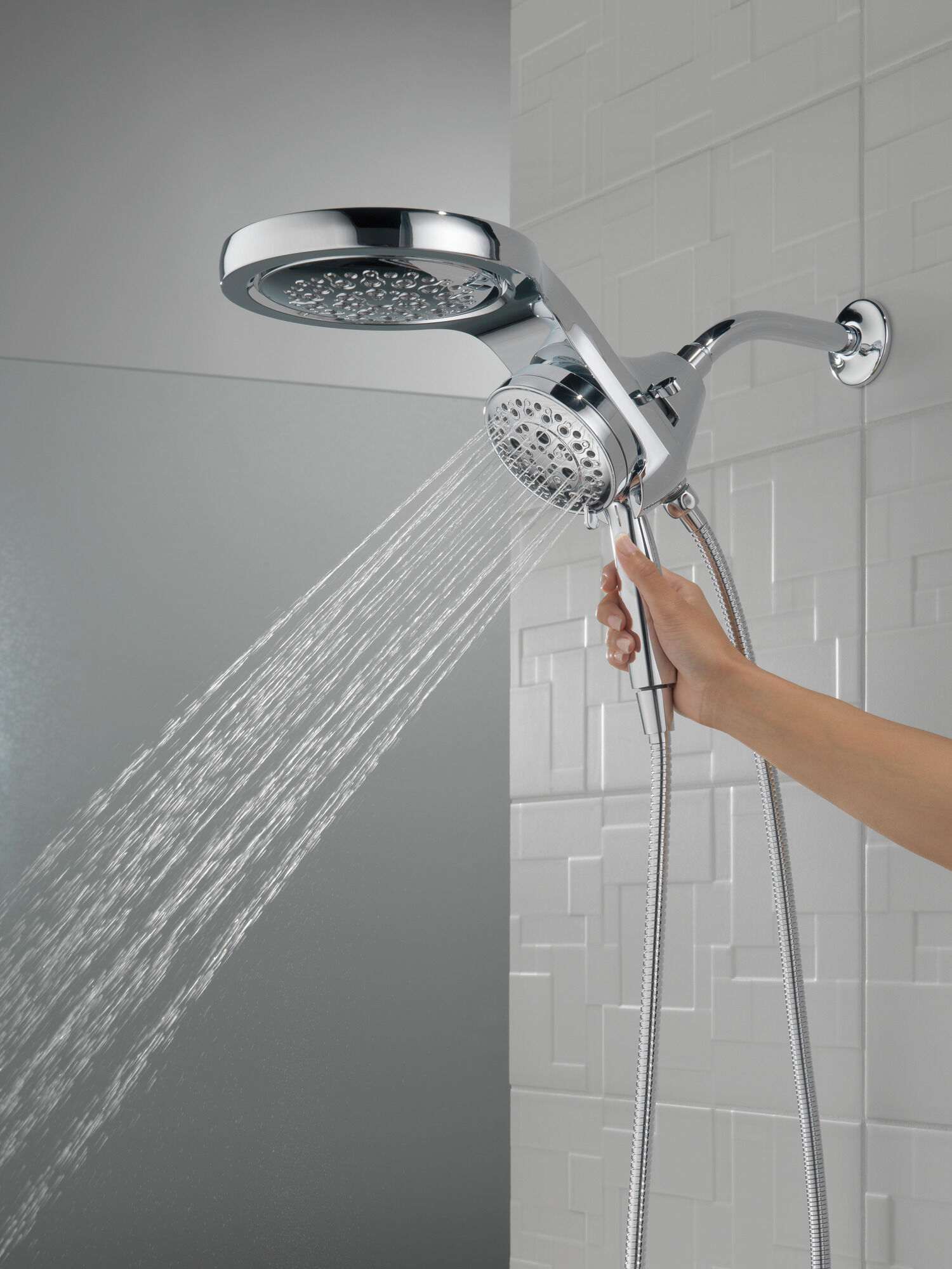 58680 HydroRain® H2Okinetic® 5-регулировочная душевая лейка два в одном Delta Faucet Universal Showering Хром  - Вид №4