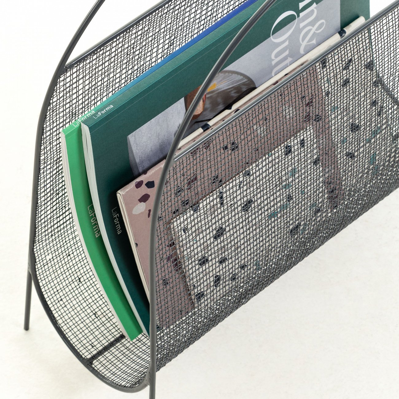 Газетница напольная черная Aviva от La Forma LA FORMA  00-3865191 Черный  - Вид №1