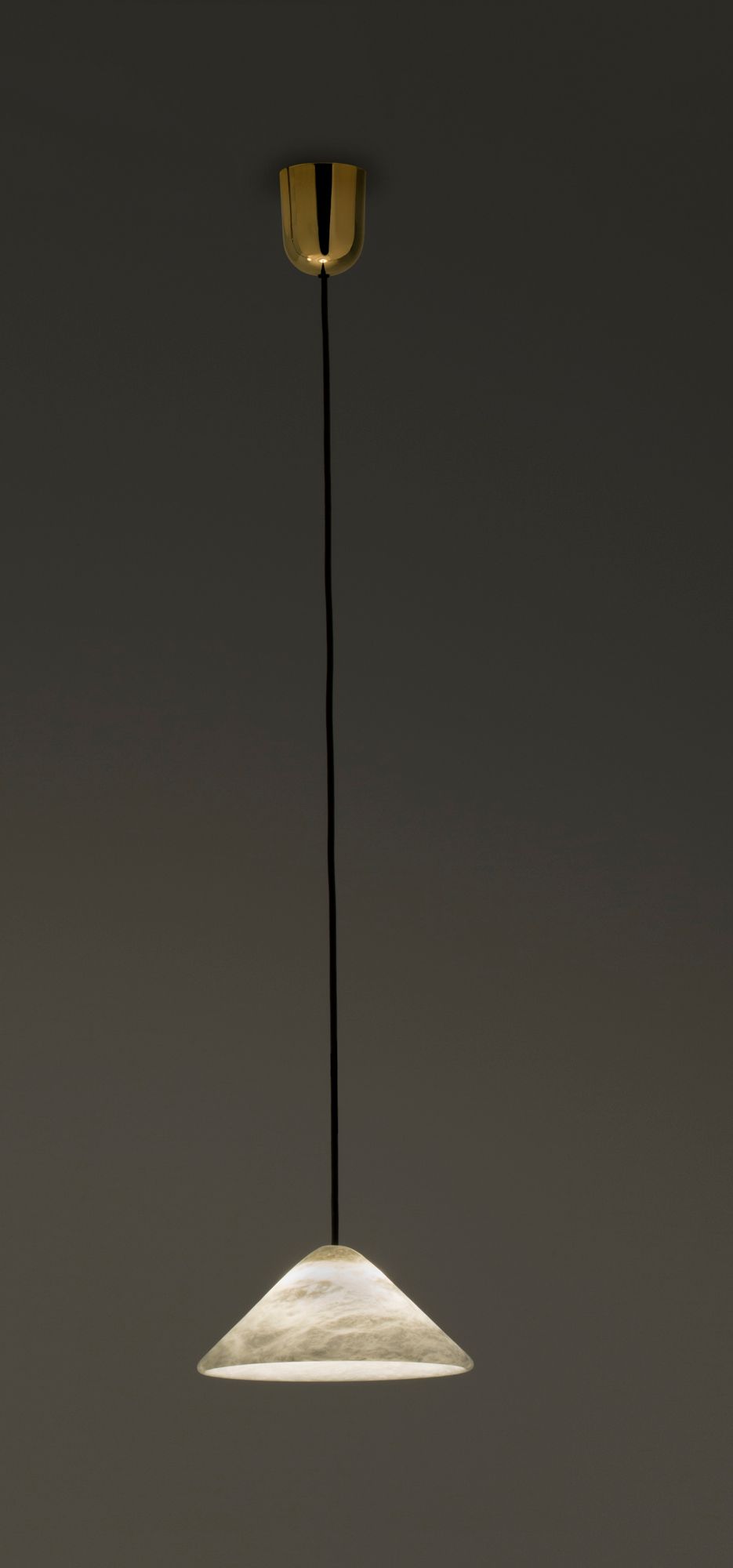 Железный подвесной светильник и алебастровый абажур Alma light ARCH-00103648 - Вид №4