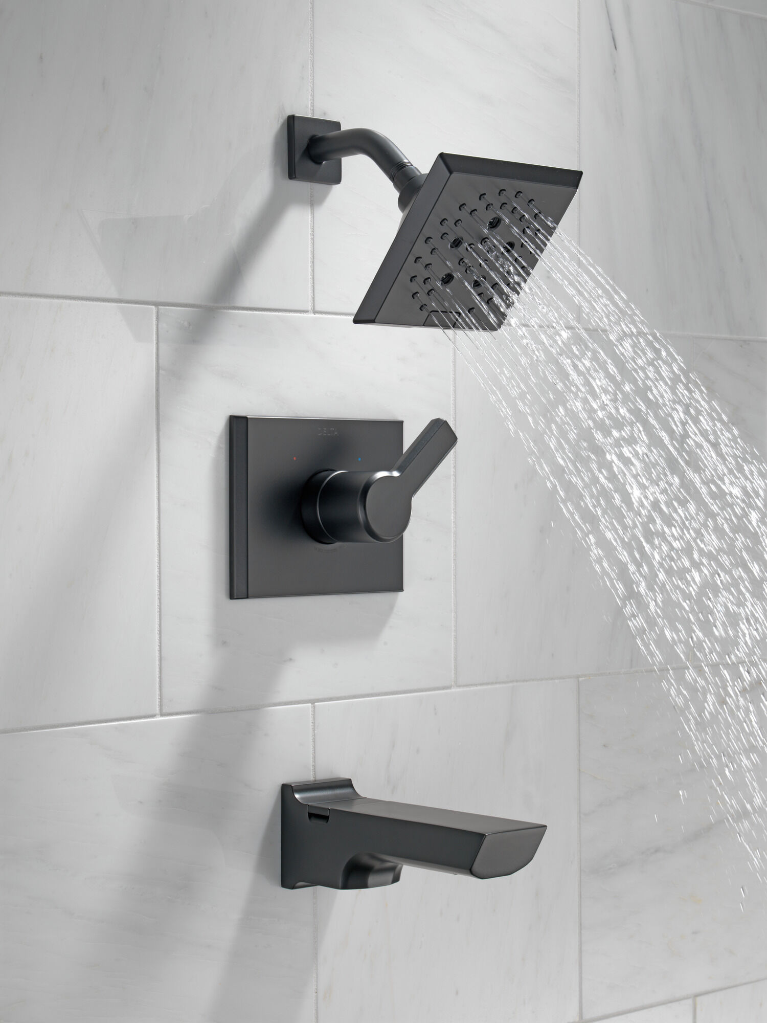 T14499-BL Monitor® 14 Series H2Okinetic® Ванна и душевая панель Delta Faucet Pivotal Матовый черный  - Вид №6