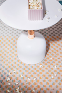 Круглый журнальный столик