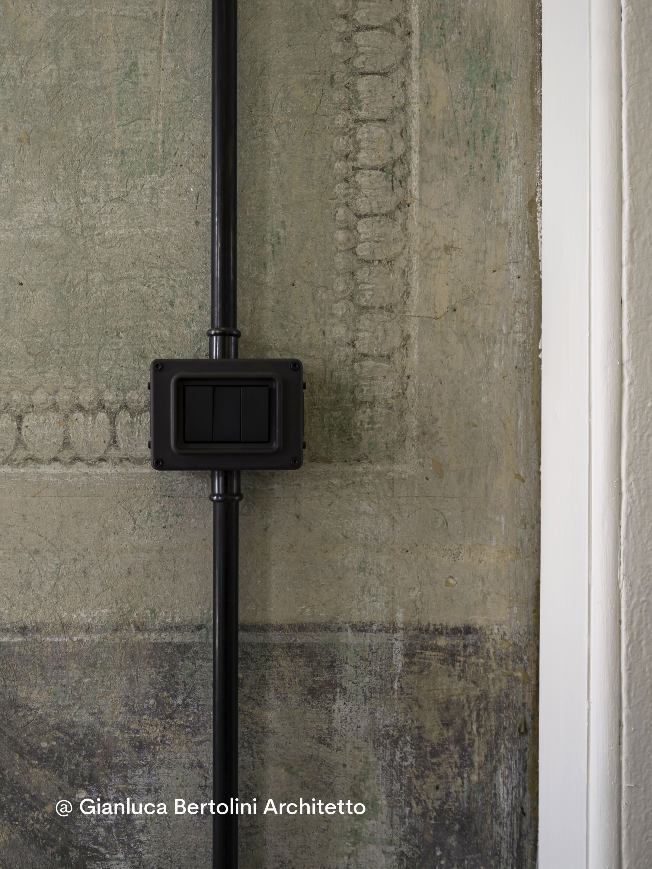 Анодированный алюминиевый ящик для электрической системы Genuit Graphite ARCH-00089551 - Вид №7