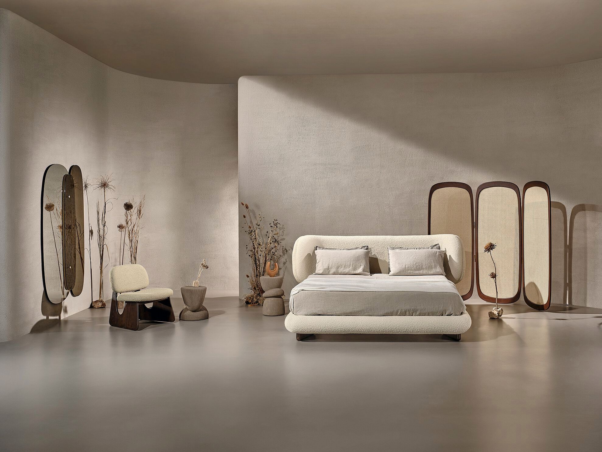 Двуспальная деревянная мягкая кровать Naturedesign Home ARCH-00085285 - Вид №1