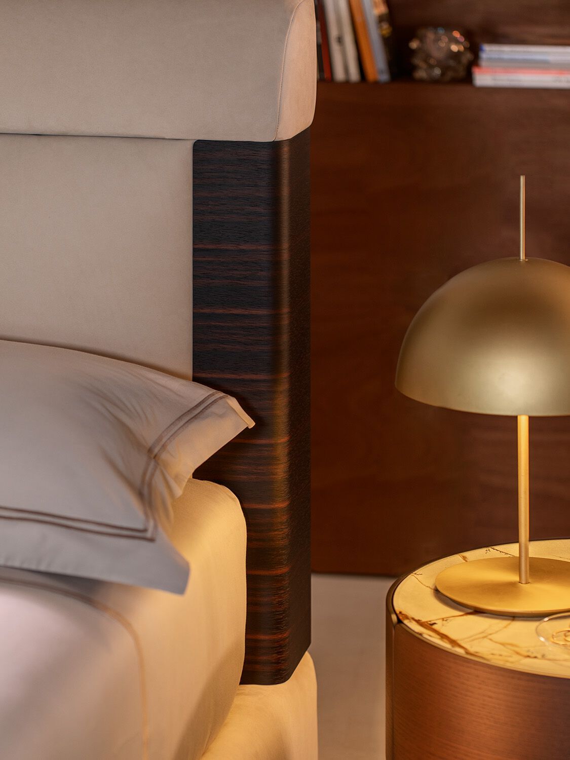 Двуспальная кровать с мягкой подкладкой Flou ELIA ARCH-00043087 - Вид №9