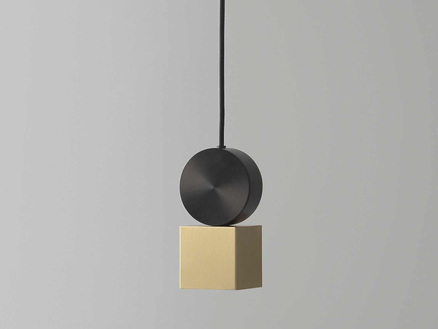 Латунный светодиодный подвесной светильник CVL Luminaires Calé(e) ARCH-00092290 - Вид №1