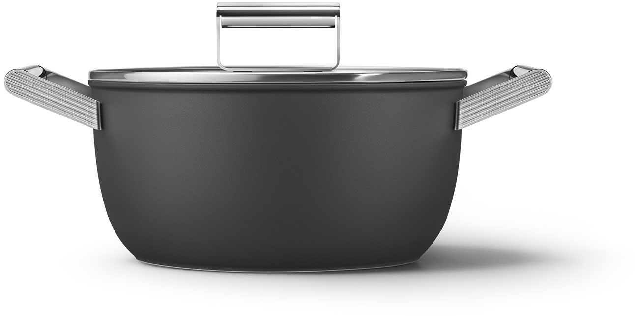 CKFC2411BLM Посуда / кастрюля с двумя ручками и крышкой 24 см, чёрная SMEG  - Вид №1