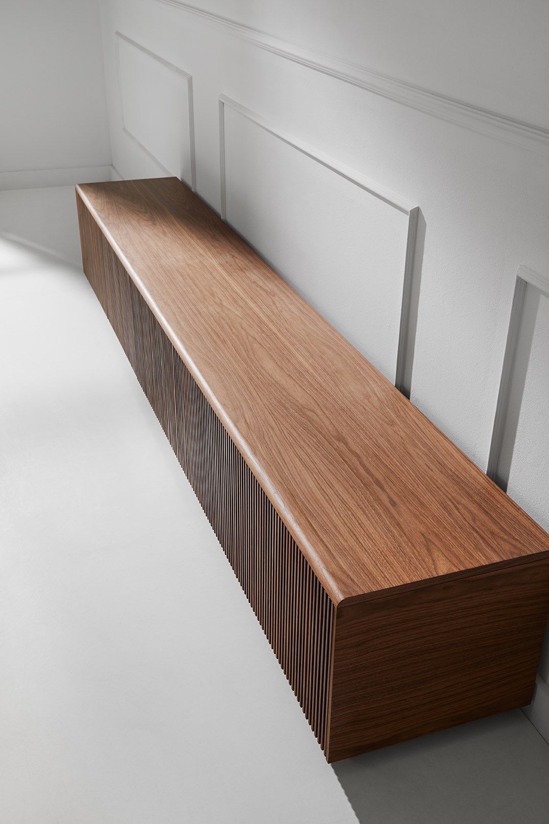 Деревянный шкаф для телевизора с откидными дверцами Punt Мальме ARCH-00024058 - Вид №12