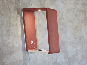 Настенная телефонная будка