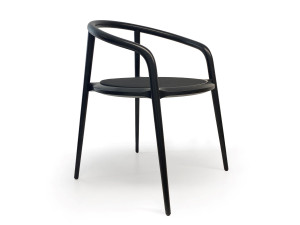 Деревянный стул с подлокотниками и встроенной подушкой