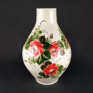 Ваза с росписью «Розы»