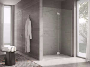 Нишевая душевая кабина с распашной дверью