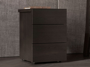 Деревянная прямоугольная тумбочка с ящиками