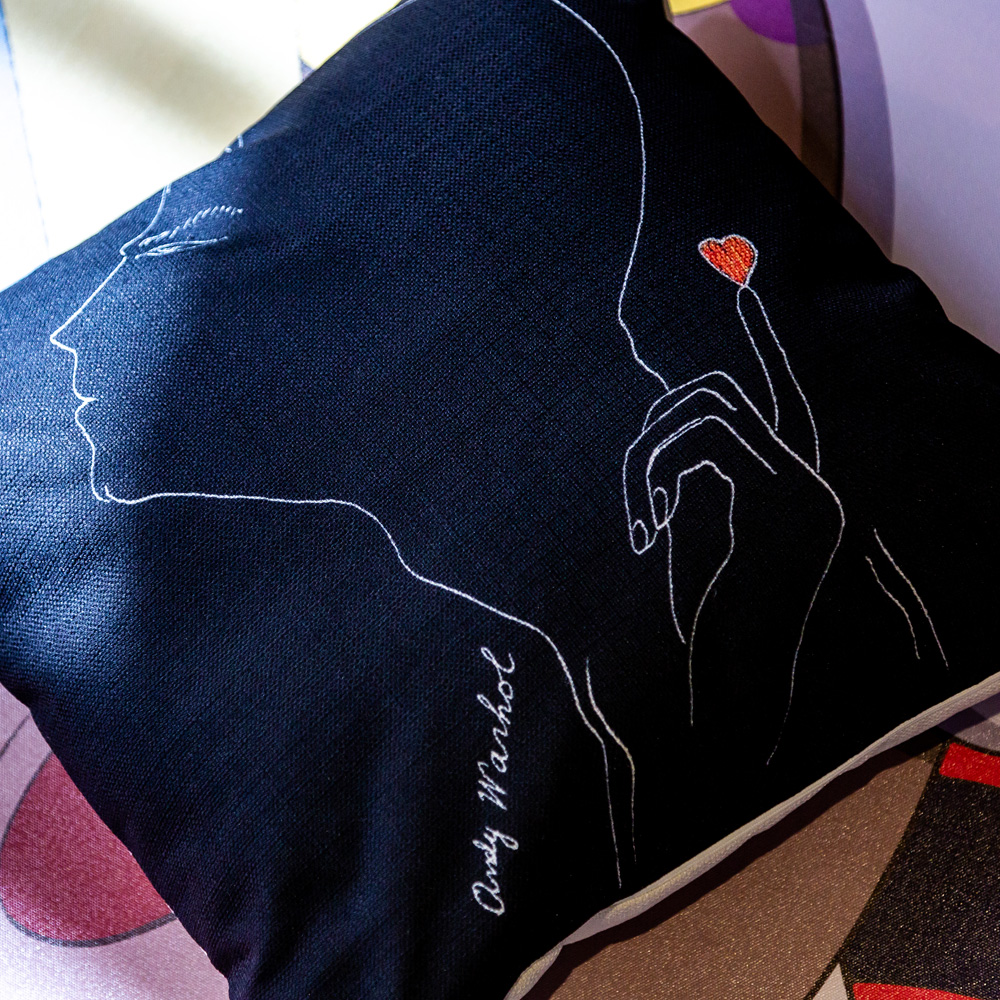 4314205 Арт-подушка «Высокие чувства» Object Desire  - Вид №2