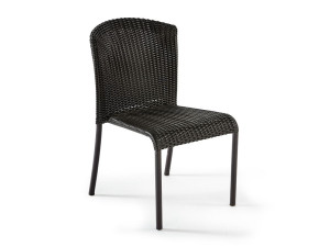 Садовый стул из смолы