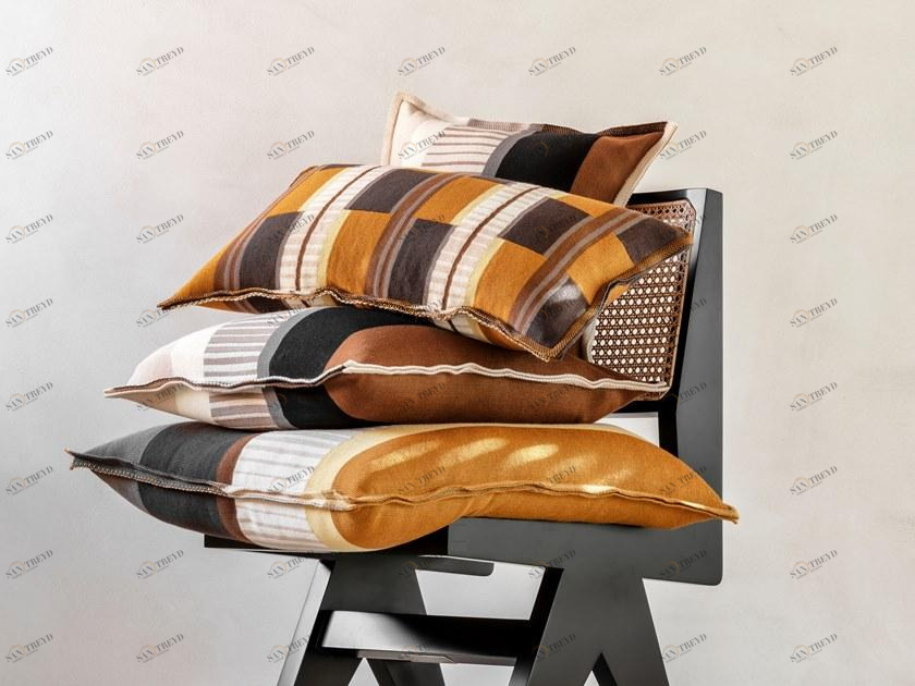 Casalis Подушка из шерсти мериноса с геометрическим рисунком Velden sun-id-1448998