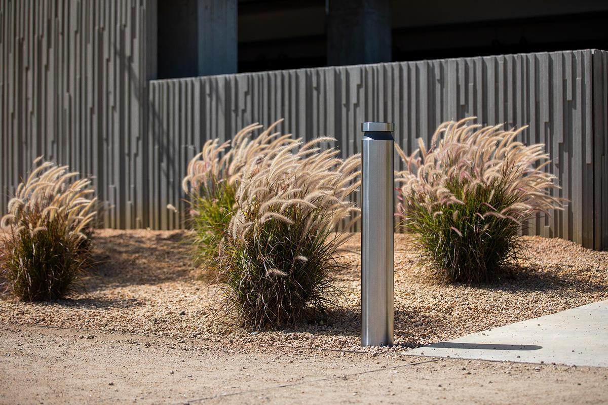 FSRT241 Столбик Helio, серия 600  Forms-surfaces  - Вид №14