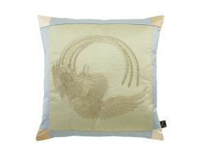 Квадратная подушка из ткани