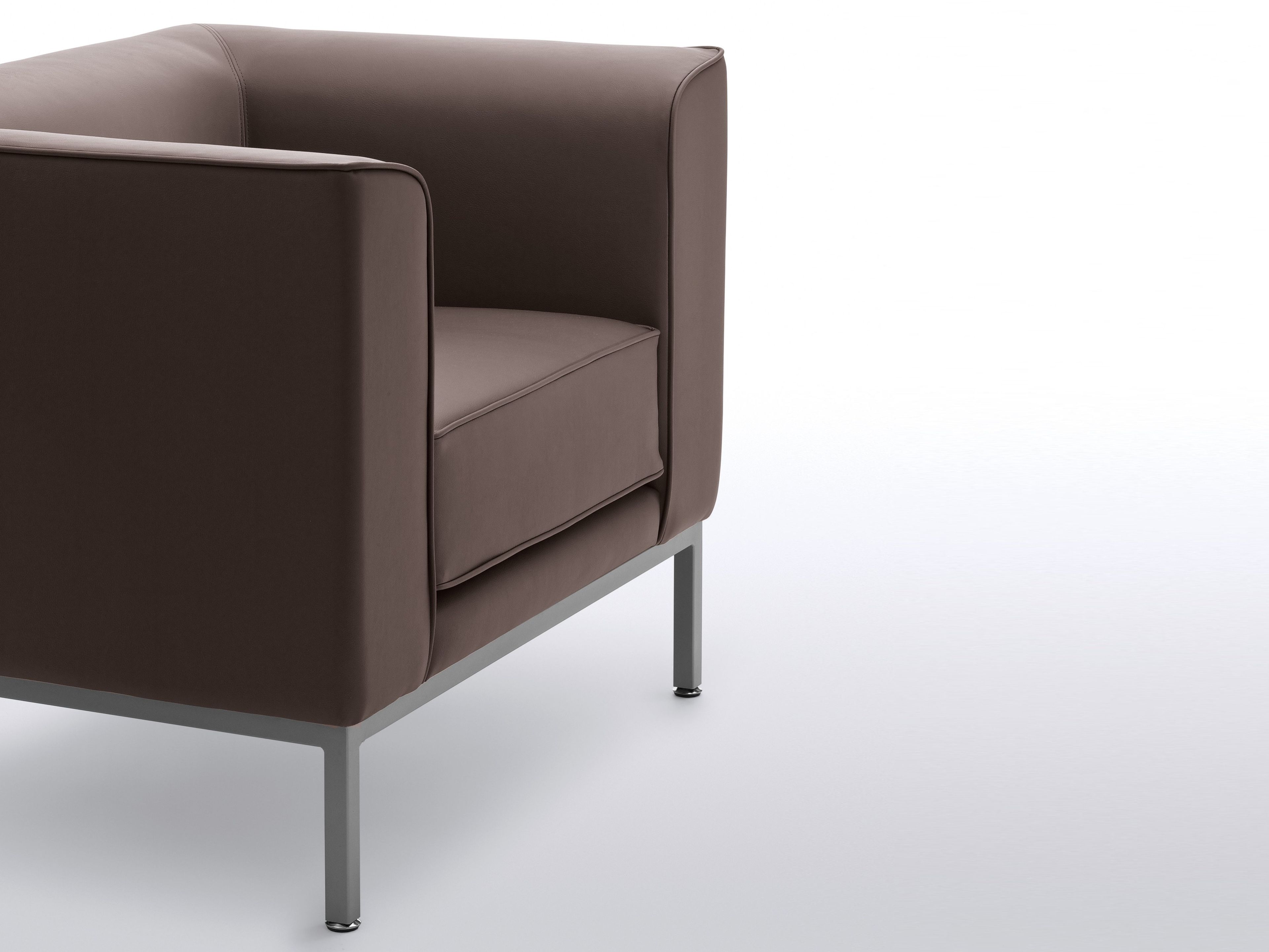 Кожаное кресло с подлокотниками Kastel ARCH-00094037