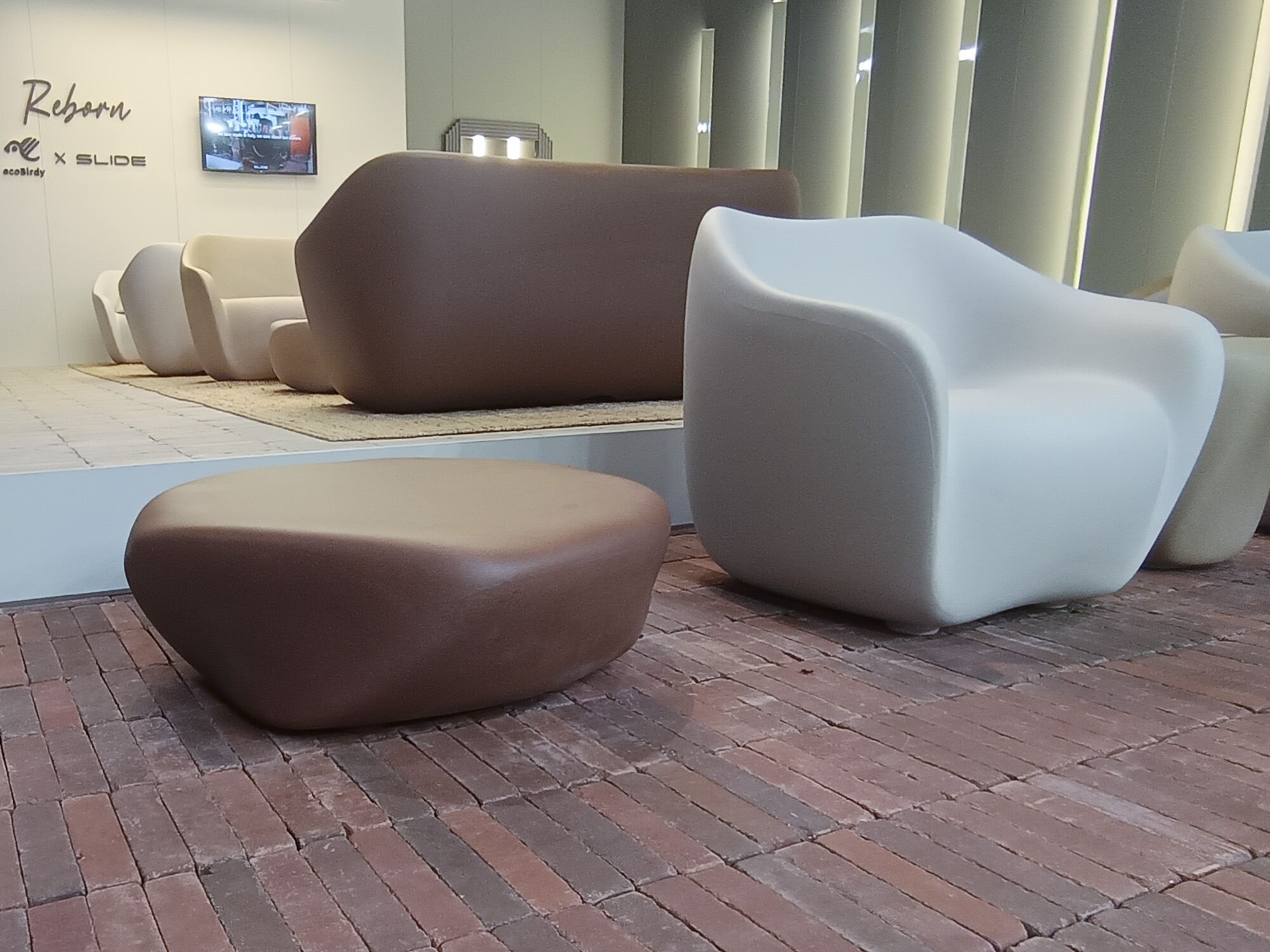 Журнальный столик из полиэтилена SLIDE Reborn ARCH-00133381 - Вид №9