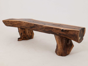 Скамья из грецкого ореха
