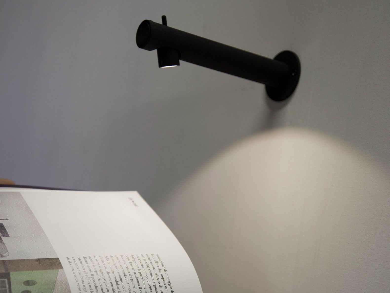 Металлический светодиодный настенный светильник Martinelli Luce колибри ARCH-00106451