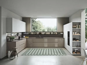 Alta Cucine Лакированная линейная кухня из дерева и стекла Sistema 22